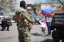 Obsazené úřady vyklidíme, až totéž udělá vláda v Kyjevě, vzkázali povstalci z Doněcka