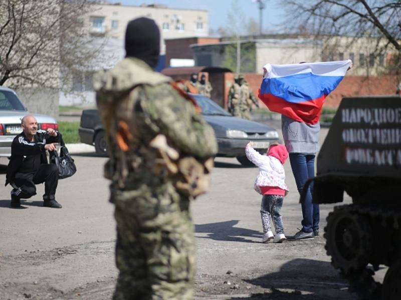 Obsazené úřady vyklidíme, až totéž udělá vláda v Kyjevě, vzkázali povstalci z Doněcka