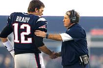 Jedno z nejúspěšnějších spojení v historii NFL: Tom Brady (vlevo) a kouč Patriots Bill Belichick.