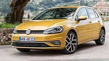 3. Volkswagen Golf. Prodaných vozů: 925 826