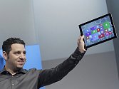Surface Pro 3 má displej s úhlopříčkou 12 palců.