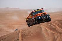 Macíkův kamion Čenda bojuje s dunami