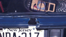 Kufr Chevroletu Caprice z roku 1990, který v roce 2002 používala dvojice zákeřných odstřelovačů