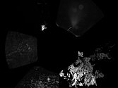 Evropská vesmírná sonda Philae na povrchu komety 67P/Čurjumov-Gerasimenko.