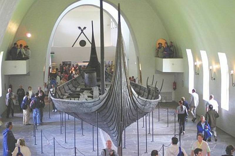 Vikingové se nacházeli na americkém kontinentu kolem roku 1021. Uvádí to nový výzkum, který vedli badatelé z nizozemském univerzity v Groningenu, informovala agentura AFP.