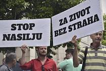 Na případ postřelené novinářky reagují černohorská veřejnost i zástupci světových velmocí.