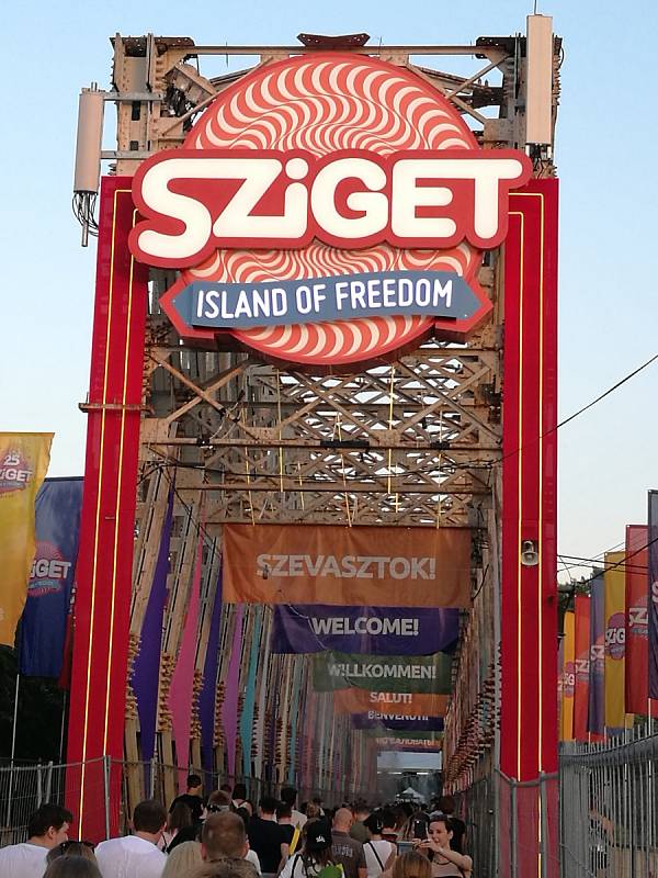 SZIGET 2017. Největší festival ve střední Evropě se odehrává na Ostrově Svobody v srdci Budapešti.