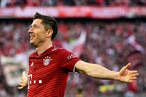 Robert Lewandowski se raduje z gólu.