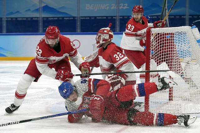 Čeští hokejisté nastoupili v úvodním utkání na olympiádě v Pekingu proti Dánsku.
