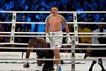 Ukrajinský boxer Oleksandr Usyk porazil britského vyzyvatele Daniela Duboise