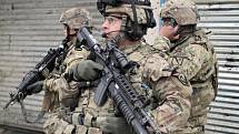 Příslušníci americké armády hlídkují v hlavním městě Afghánistánu Kábulu. Ilustrační snímek 