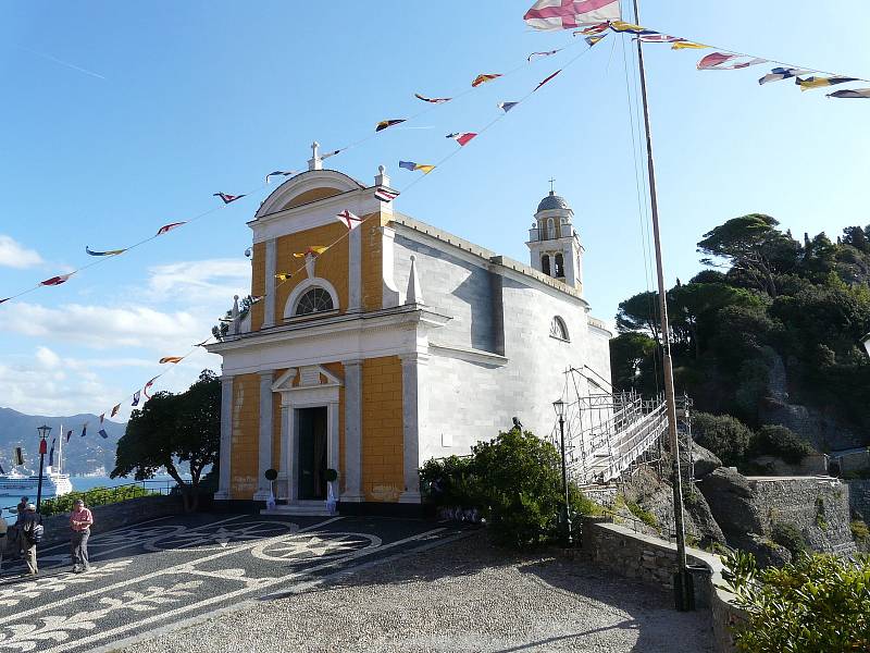 Kostelík svatého Jiří v Portofinu