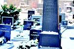 Hrob Škroupových v Osicich, leží zde Dominik a Anna, Františkovi rodiče. Jejich syn je pochován v Rotterdamu. 