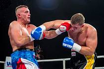 Boxer Tomáš Šálek porazil na galavečeru "Tohle je box" v Brně Pavla Šoura a obhájil titul.