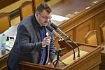 Nezařazený poslanec Lubomír Volný hovoří 26. března 2021 v Praze na schůzi Poslanecké sněmovny