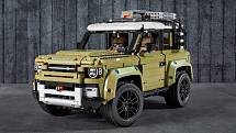 Land Rover Defender z lega