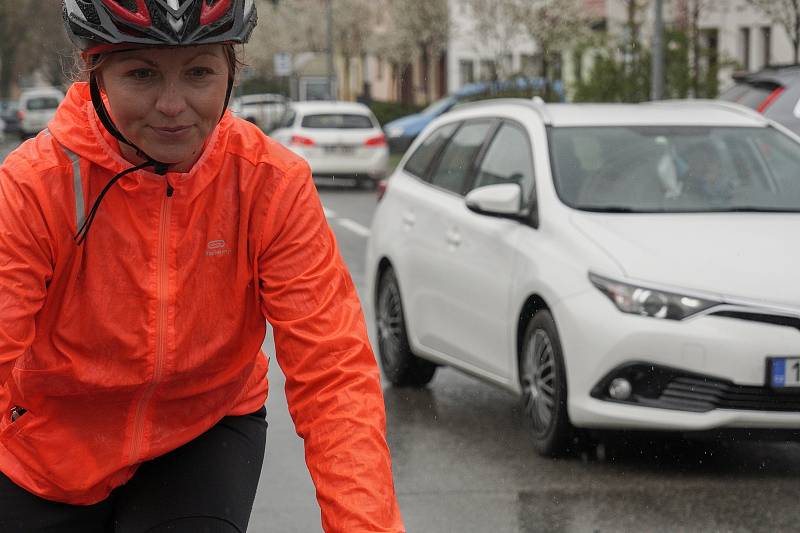 Test předjíždění cyklistů v Mikulově na Břeclavsku