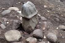 Poblíž švédského města Göteborg byl objeven obří kamenný penis. Pravděpodobně byl využíván během pohanských rituálů plodnosti