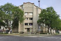 Poškozená budova úřadu v Tiraspolu, metropoli moldavského Podněstří