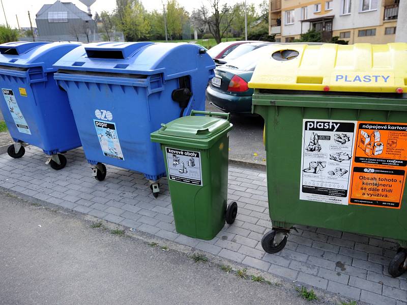 Kontejnery na separovaný odpad - ilustrační foto