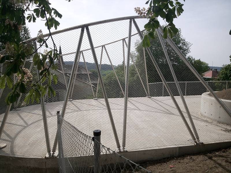 Rekonstrukce a přístavba Mateřské školy Montessori v Jablonci nad Nisou. Stav v těchto dnech.