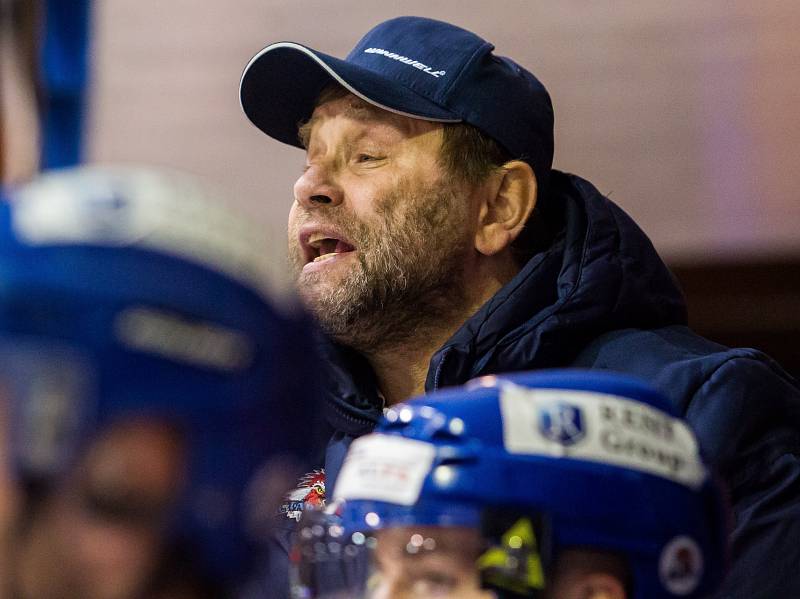 Druhý zápas čtvrtfinále play off 2. ligy ledního hokeje skupiny Západ + Střed se odehrál 14. března 2017 na Jabloneckém zimním stadionu. Utkaly se celky HC Vlci Jablonec nad Nisou a HC Tábor. Na snímku trenér Tábora.