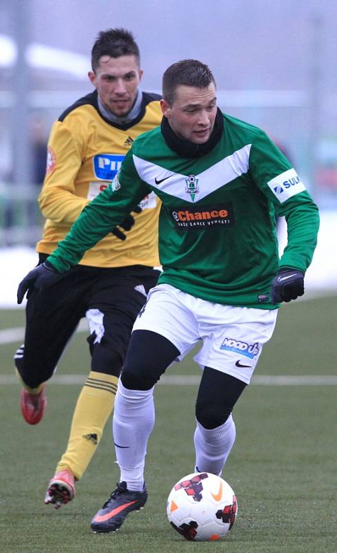 Fotbalisté Jablonce porazili Bohemians Praha 3:2. Na snímku je Antonín Fantiš z Jablonce a David Norek z Bohemians.