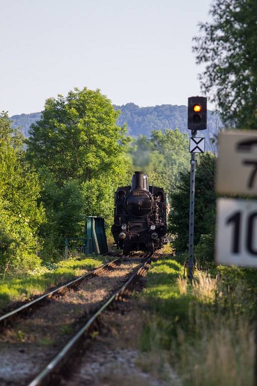 Do Tanvaldu dojela 100 let stará parní lokomotiva. Zůstane tu až do 3. července. 