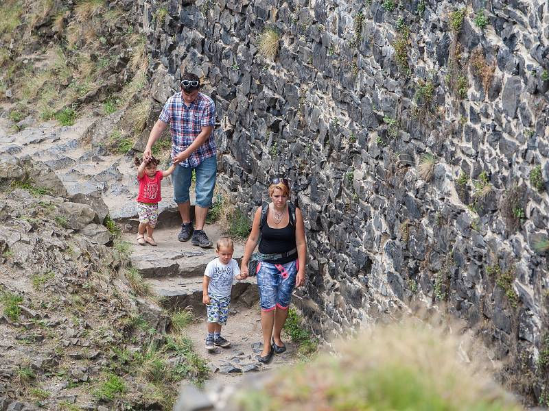 Cyrilometodějské slavnosti začaly 5. července na hradě Trosky. Slavnosti byly zahájeny příchodem věrozvěstů. Dále na návštěvníky čekala výuka cyrilice, ukázky šermu, pohanské tance a kejklíři a středověký jarmark.