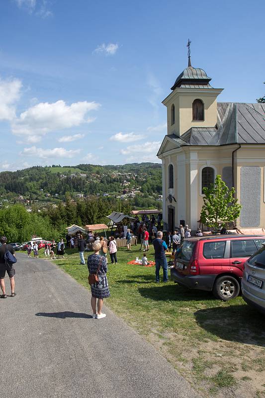 Věřící se po dvouleté přestávce sešli na pocovidové svatojánské pouti v Železném Brodě.