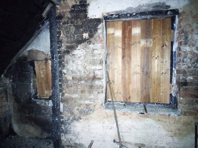 Dům rodiny Klápšťových se ocitl v plamenech brzy ráno v sobotu 15. ledna 2021.