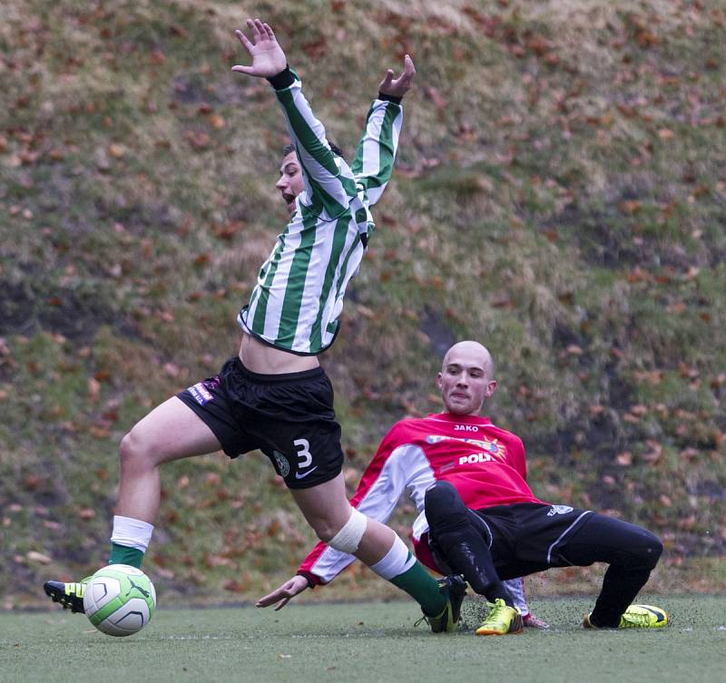 Fotbalisté Velkých Hamrů (v pruhovaném) v prvním kole krajského poháru porazili Semily 2:1 a slaví postup.