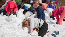 Skiareál v Rokytnici nad Jizerou pořádal 2. dubna 2017 druhý ročník zábavné akce s názvem Snowend, která byla určená především kopáčům pokladů či aktivním zahrádkářům. Originálním způsobem tak byla zakončena lyžařská sezona.