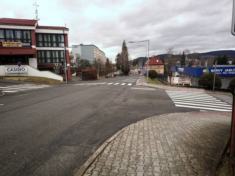 Nejrizikovější křižovatkou v městech Libereckého kraje je podle analytiků Portálu nehod ta pod jabloneckou nemocnicí.