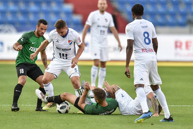 Utkání 1. kola první fotbalové ligy: Baník Ostrava - FK Jablonec, 23. července 2018 v Ostravě. (zleva) Kouřil Martin, János Adam.