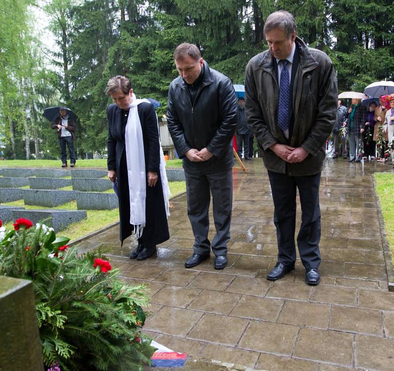 Památku válečných obětí uctili v Jablonci 