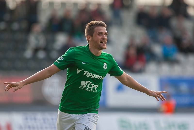 Zápas 23. kola 1. fotbalové ligy mezi týmy FK Jablonec a FC Fastav Zlín se odehrál 9. dubna na stadionu Střelnice v Jabloneci nad Nisou. Na snímku Mirzad Mehanovič.