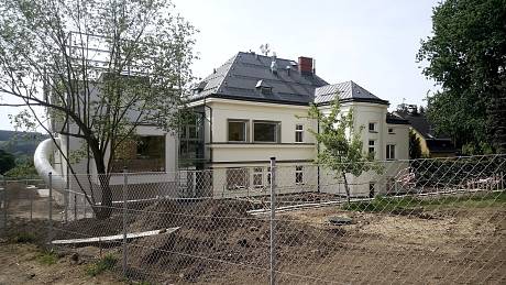 Rekonstrukce a přístavba Mateřské školy Montessori v Jablonci nad Nisou. Stav v těchto dnech.