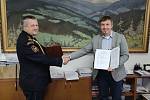 V pátek 26. listopadu 2021 podepsal starosta města Jilemnice David Hlaváč a ředitel Hasičského záchranného sboru Libereckého kraje plk. Jan Hadrbolec smlouvu o prodeji pozemku v Jilemnici, místní části Hrabačov.