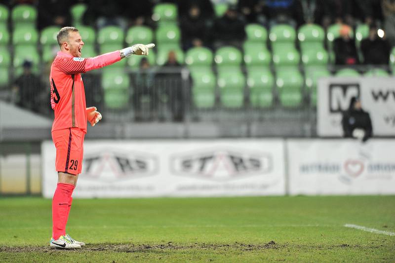 Utkání 14. kola HET ligy mezi MFK Karviná vs. FK Jablonec hrané 19. listopadu 2017 v Karviné. Valeš Roman.