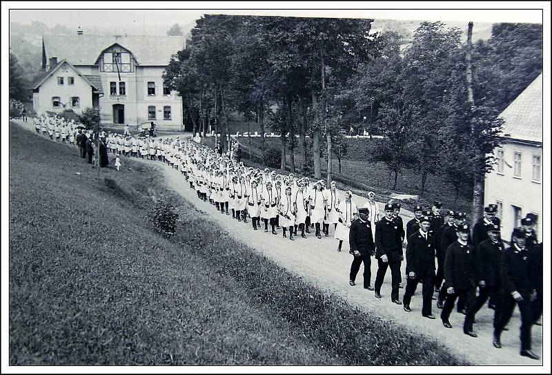 Historické fotografie obce Zlatá Olešnice. FOTO: archiv obce Zlatá Olešnice