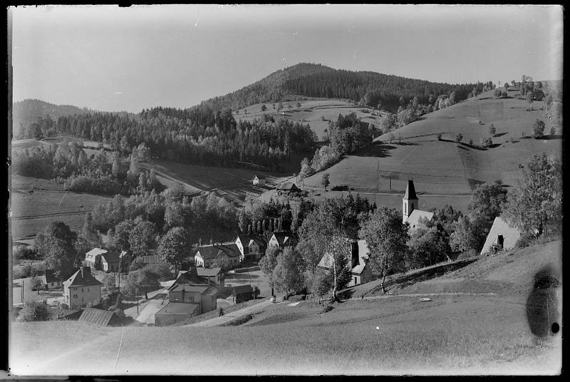 Obec Desná v Jizerských horách. Historické fotografie.