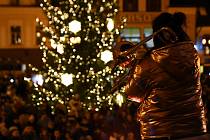 Slavnostní rozsvícení vánočního stromu na náměstí Míru v Jablonci nad Nisou. Ilustrační foto.