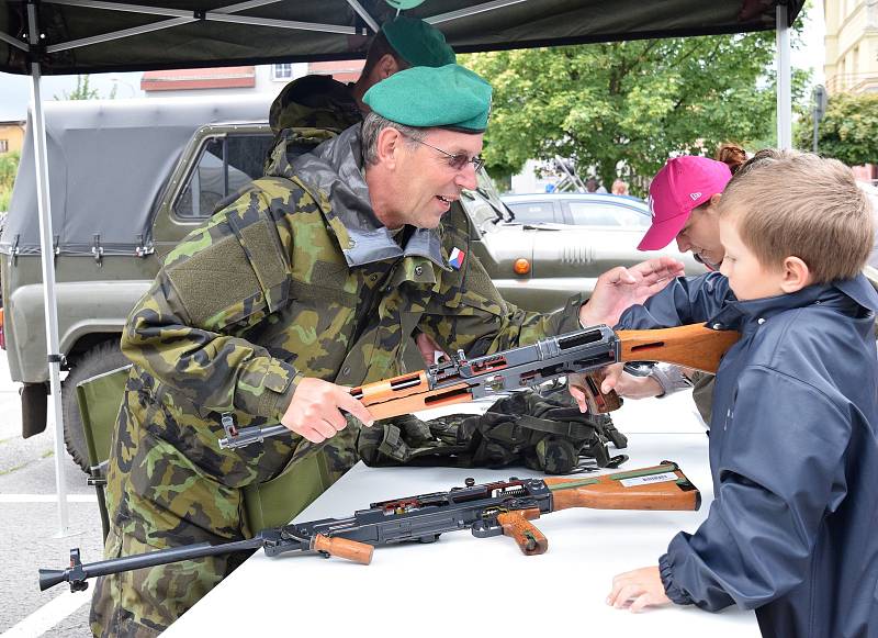 Ukázky součinnosti IZS proběhly ve čtvrtek na Horním náměstí v Jablonci nad Nisou.