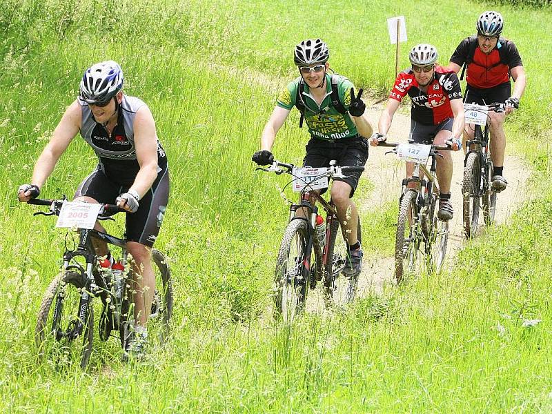 Ve sportovním areálu v Liberci Vesci odstartoval extrémní závod na kolech Liberecká 24 hodinovka, Amulet 12&24hours MTB 2010. Bikeři odstartovali do závodu systémem Le Mans.