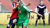 Fotbalisté Plavů (v zeleném) doma přejeli béčko Velkých Hamrů 5:0.