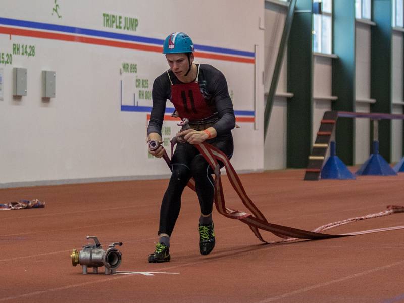 HASIČI odstartovali sezonu závodů požárního sportu. Do Jablonce přijeli  i zástupci Slovenska a  Polska. 