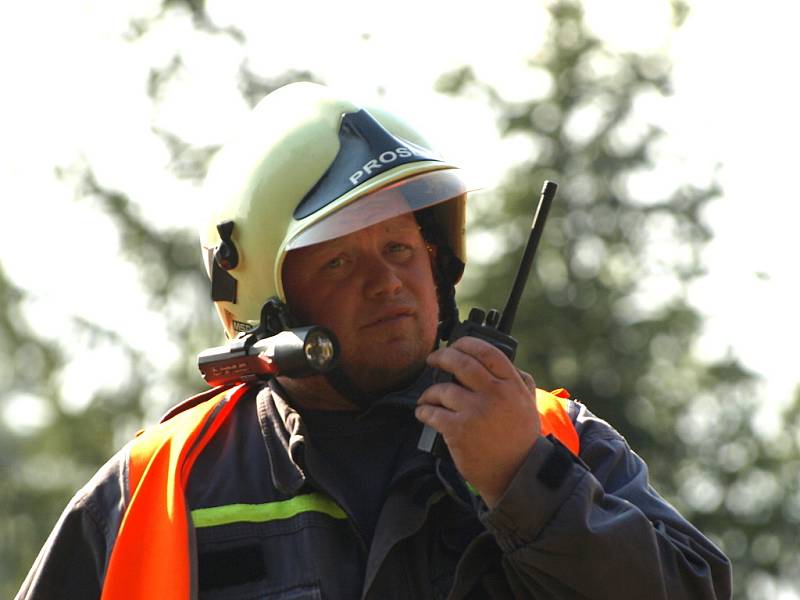 Prověřovací cvičení - požár Myslivecké chaty. Dálková doprava vody. 12. dubna 2009