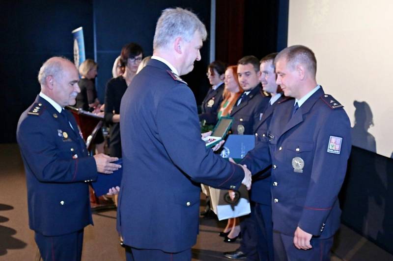 Za příkladnou službu byli oceněni příslušníci Policie České republiky Územního odboru Semily.