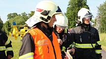 Pád větroně v části obce Vrchovina nedaleko letiště Hodkovice nad Mohelkou. Na místo bylo vysláno pět jednotek hasičů.